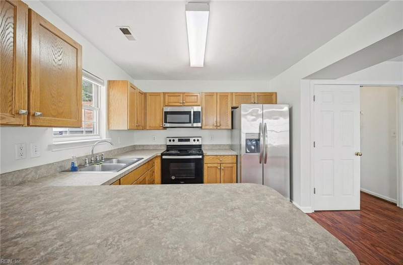 Photo 15 of 39 residential for sale in Norfolk virginia
