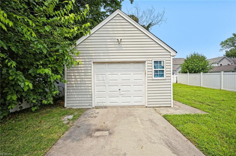 Photo 32 of 39 residential for sale in Norfolk virginia