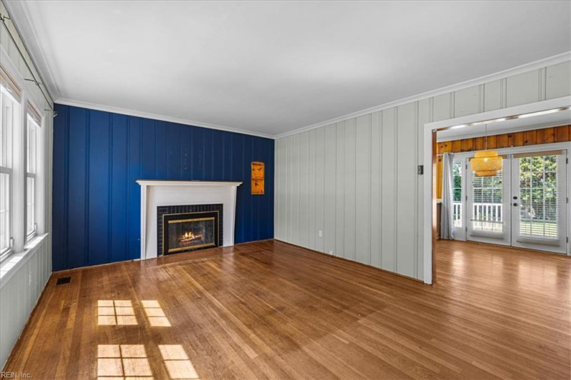Photo 2 of 91 residential for sale in Hampton virginia