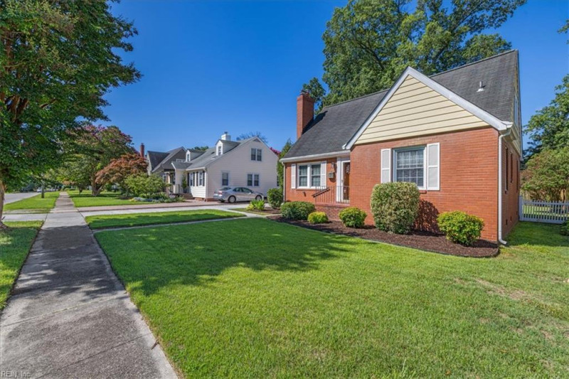 Photo 30 of 91 residential for sale in Hampton virginia