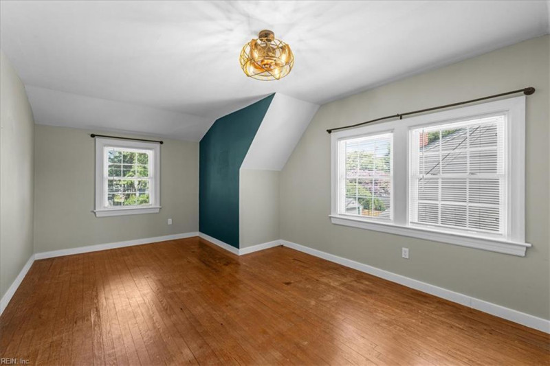 Photo 34 of 91 residential for sale in Hampton virginia