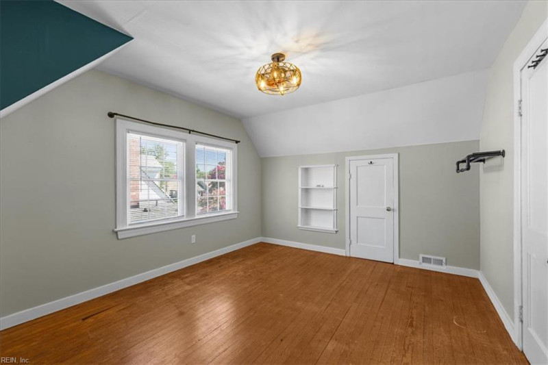 Photo 81 of 91 residential for sale in Hampton virginia