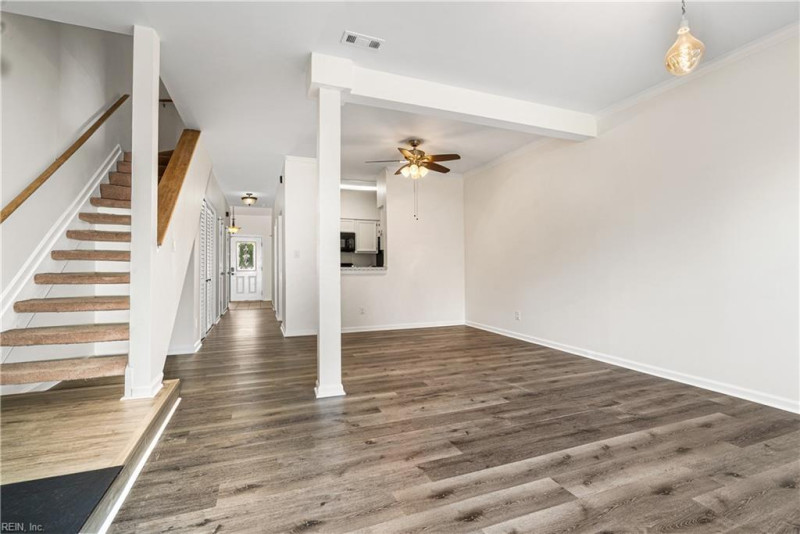 Photo 14 of 35 residential for sale in Virginia Beach virginia