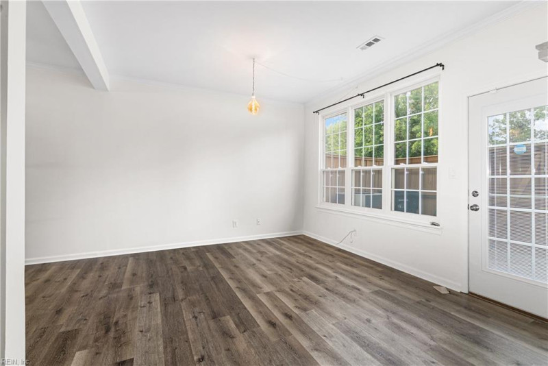 Photo 15 of 35 residential for sale in Virginia Beach virginia