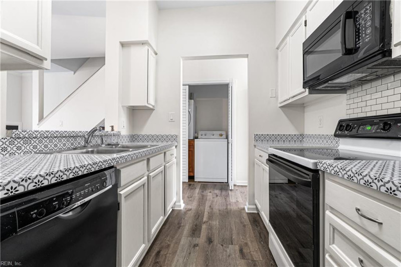 Photo 8 of 35 residential for sale in Virginia Beach virginia