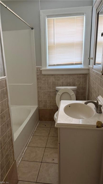 Photo 11 of 27 residential for sale in Portsmouth virginia