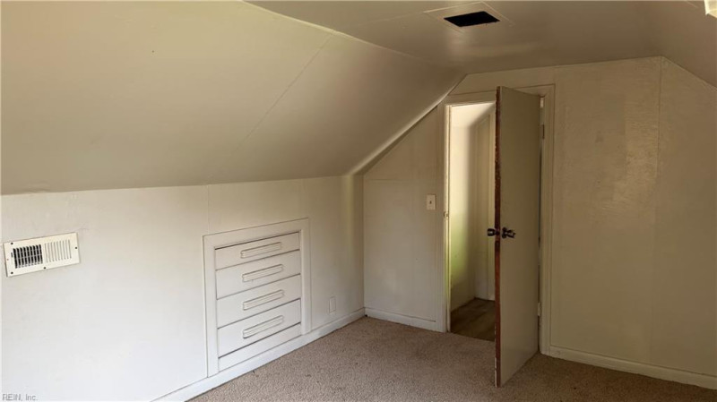 Photo 13 of 27 residential for sale in Portsmouth virginia