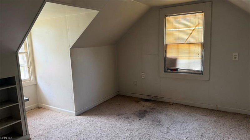Photo 15 of 27 residential for sale in Portsmouth virginia