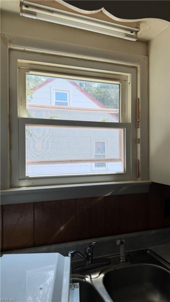 Photo 6 of 27 residential for sale in Portsmouth virginia