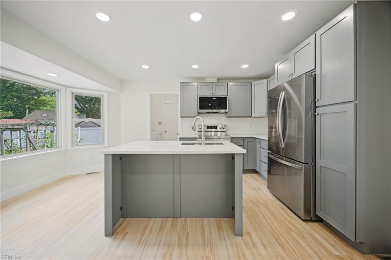 Photo 17 of 39 residential for sale in Chesapeake virginia