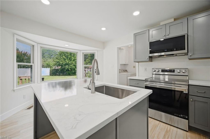 Photo 19 of 39 residential for sale in Chesapeake virginia