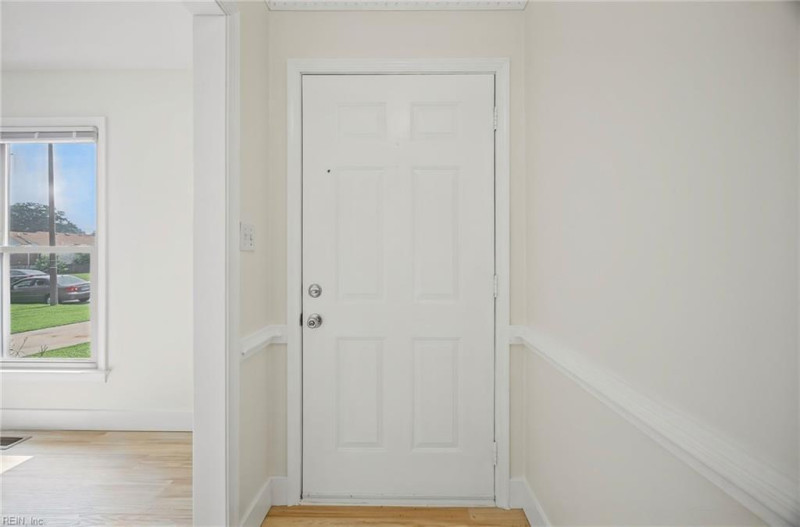 Photo 9 of 39 residential for sale in Chesapeake virginia