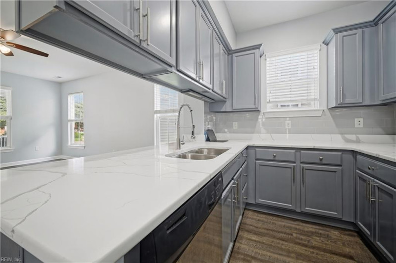 Photo 11 of 26 residential for sale in Norfolk virginia