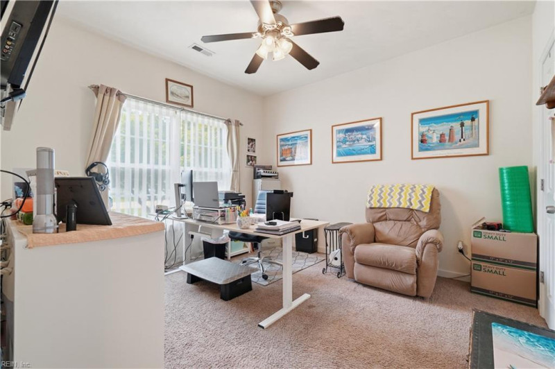 Photo 12 of 36 residential for sale in Chesapeake virginia