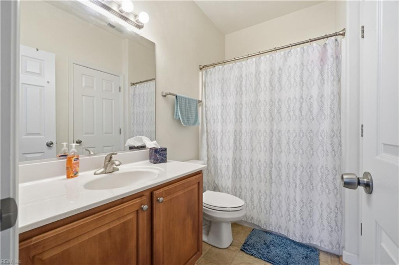 Photo 13 of 36 residential for sale in Chesapeake virginia