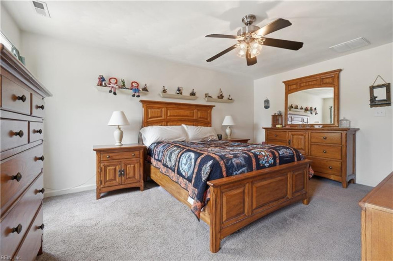 Photo 18 of 36 residential for sale in Chesapeake virginia