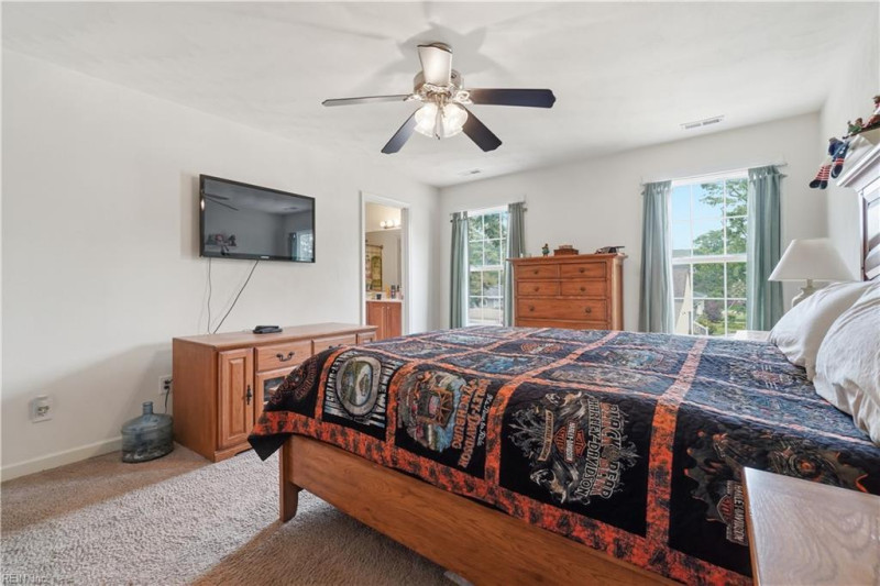 Photo 19 of 36 residential for sale in Chesapeake virginia
