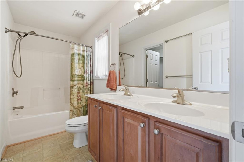 Photo 20 of 36 residential for sale in Chesapeake virginia
