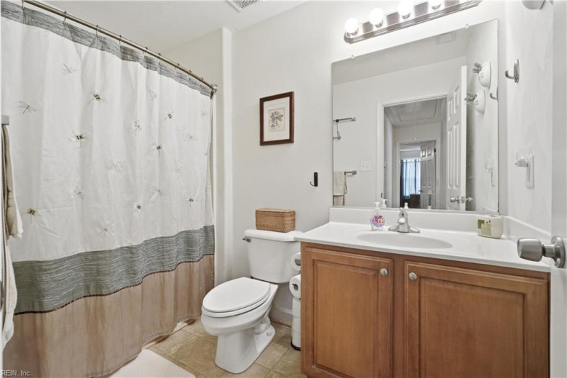 Photo 25 of 36 residential for sale in Chesapeake virginia