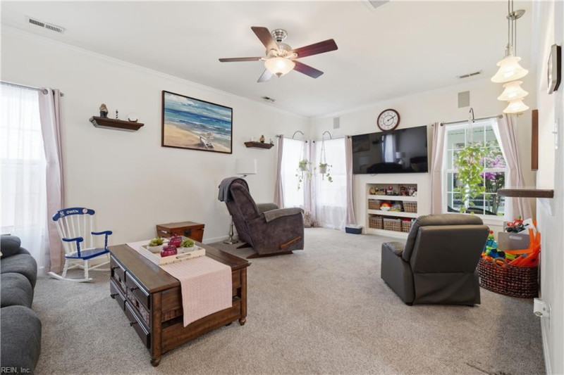 Photo 3 of 36 residential for sale in Chesapeake virginia