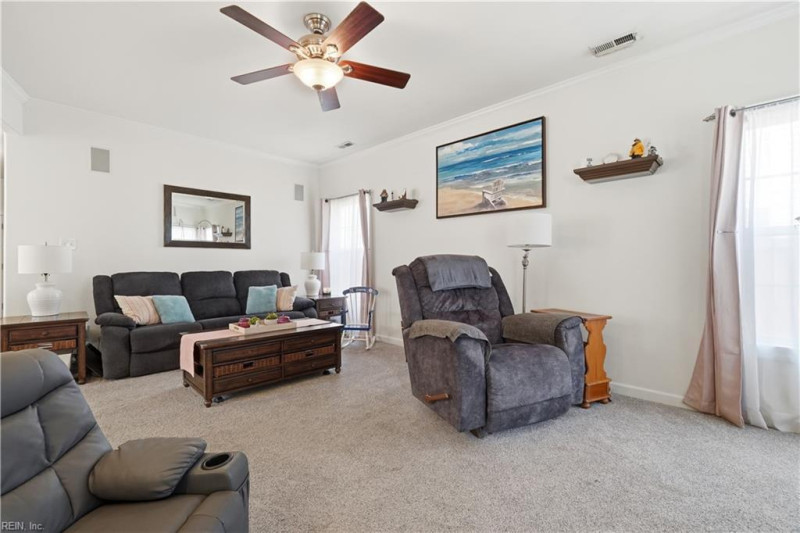 Photo 5 of 36 residential for sale in Chesapeake virginia