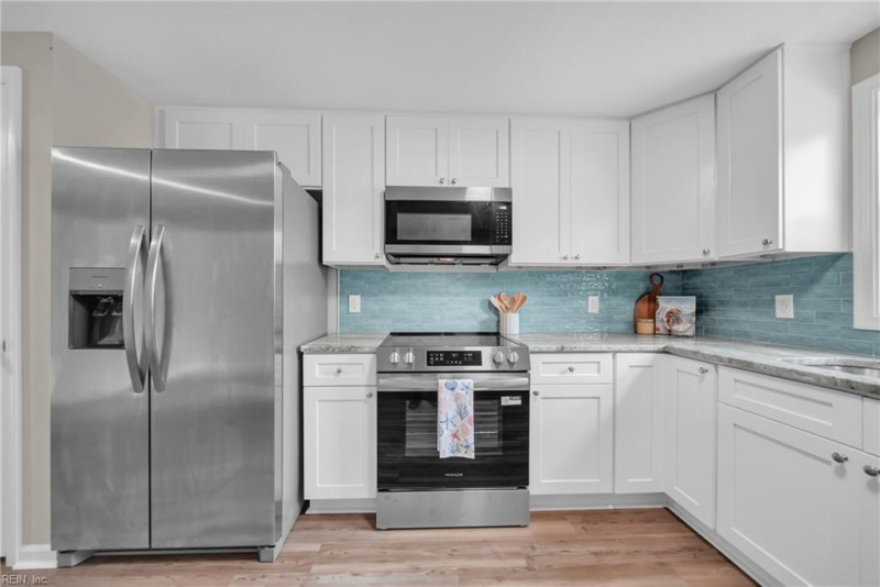 Photo 11 of 40 residential for sale in Poquoson virginia