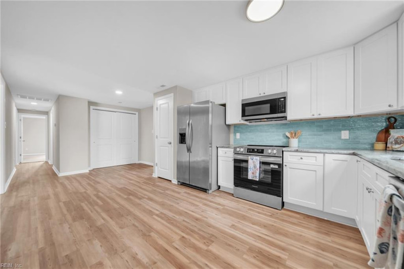 Photo 13 of 40 residential for sale in Poquoson virginia