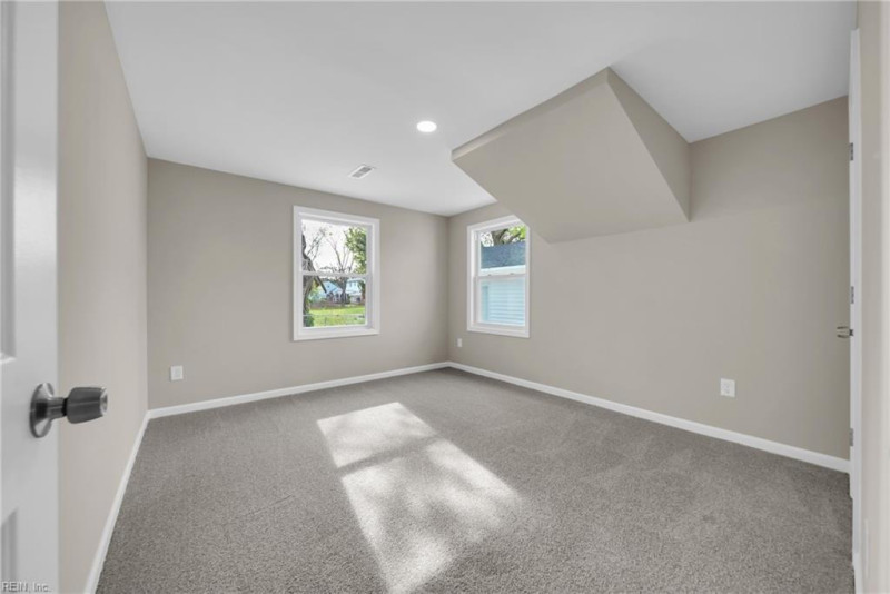 Photo 15 of 40 residential for sale in Poquoson virginia