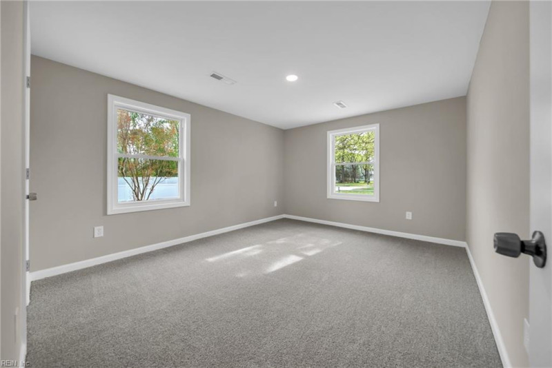 Photo 17 of 40 residential for sale in Poquoson virginia