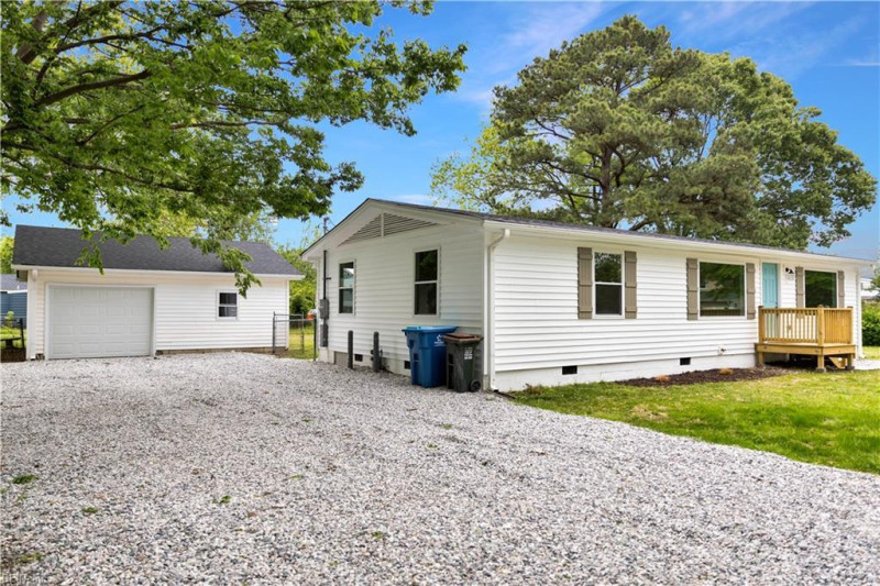 Photo 2 of 40 residential for sale in Poquoson virginia