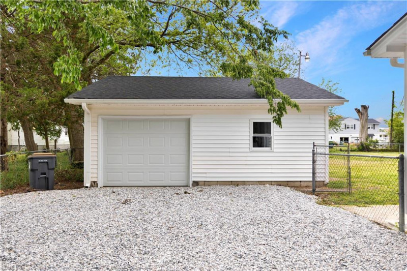 Photo 35 of 40 residential for sale in Poquoson virginia