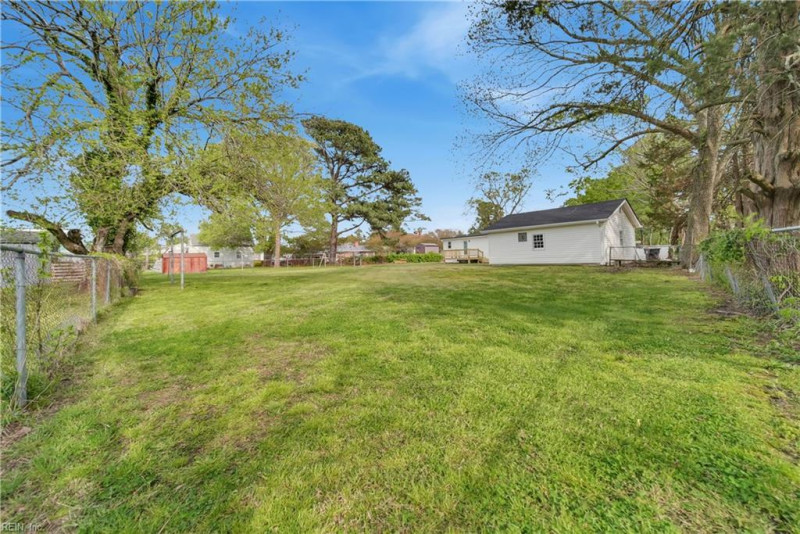 Photo 38 of 40 residential for sale in Poquoson virginia