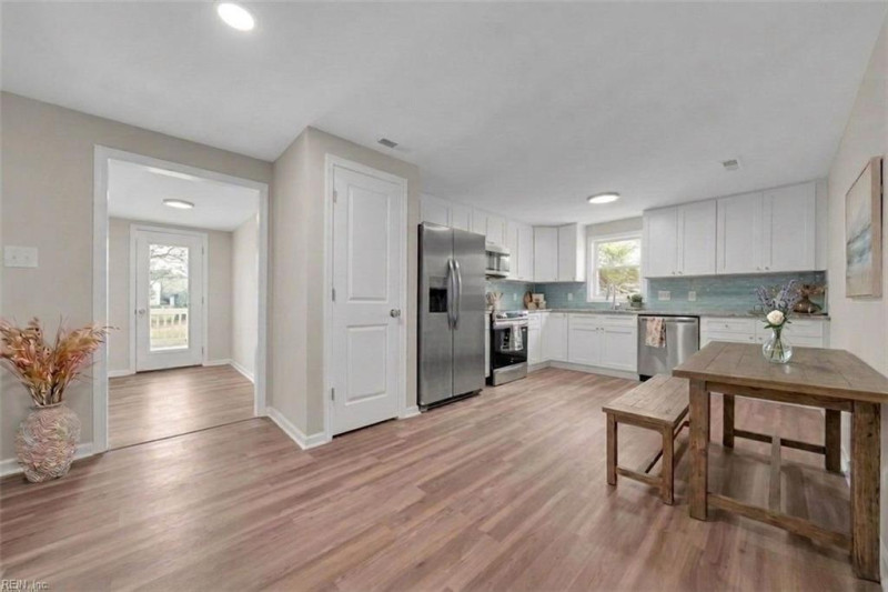 Photo 9 of 40 residential for sale in Poquoson virginia