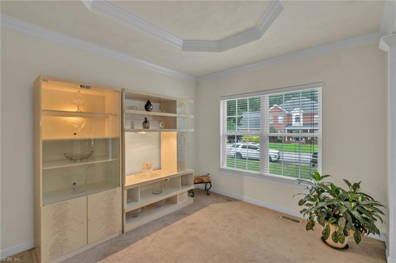 Photo 10 of 31 residential for sale in Chesapeake virginia