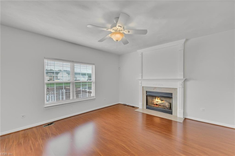 Photo 17 of 31 residential for sale in Chesapeake virginia