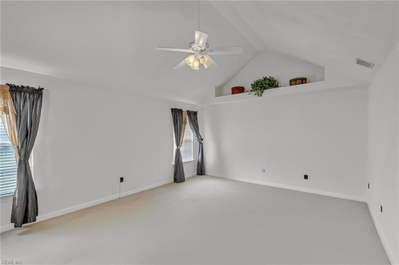Photo 21 of 31 residential for sale in Chesapeake virginia