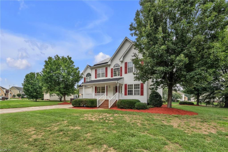 Photo 3 of 31 residential for sale in Chesapeake virginia