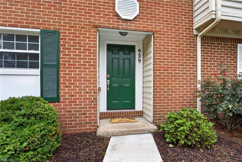 Photo 4 of 29 residential for sale in Chesapeake virginia Photo 4 of 29 residential for sale in Chesapeake virginia