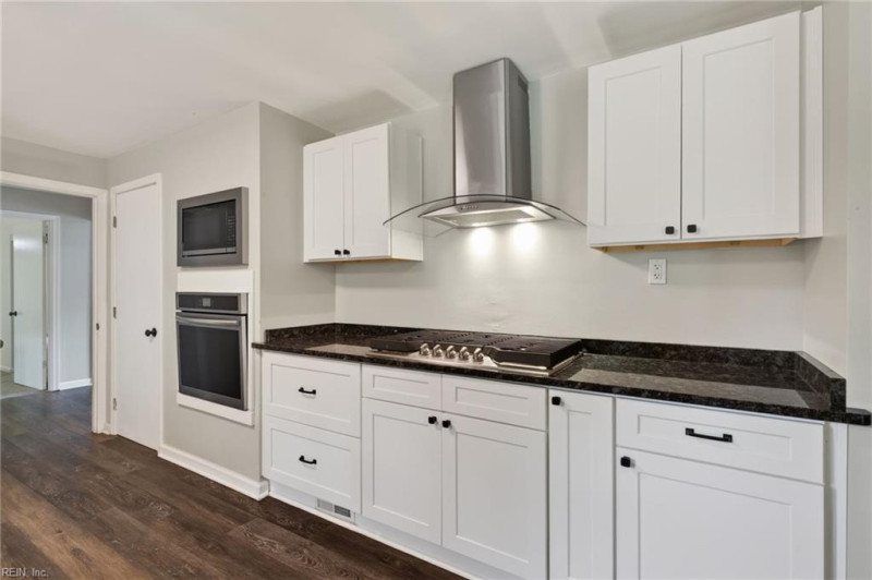 Photo 10 of 34 residential for sale in Norfolk virginia
