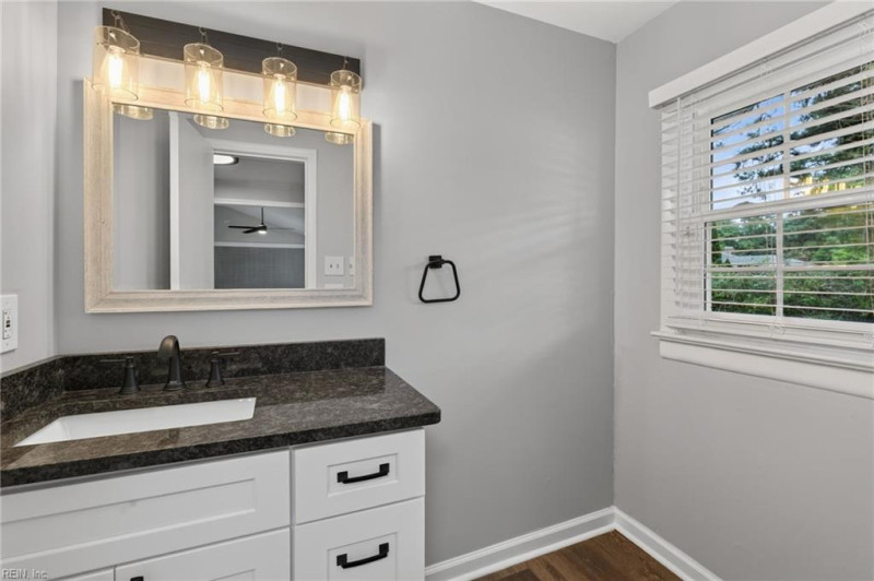 Photo 4 of 34 residential for sale in Norfolk virginia