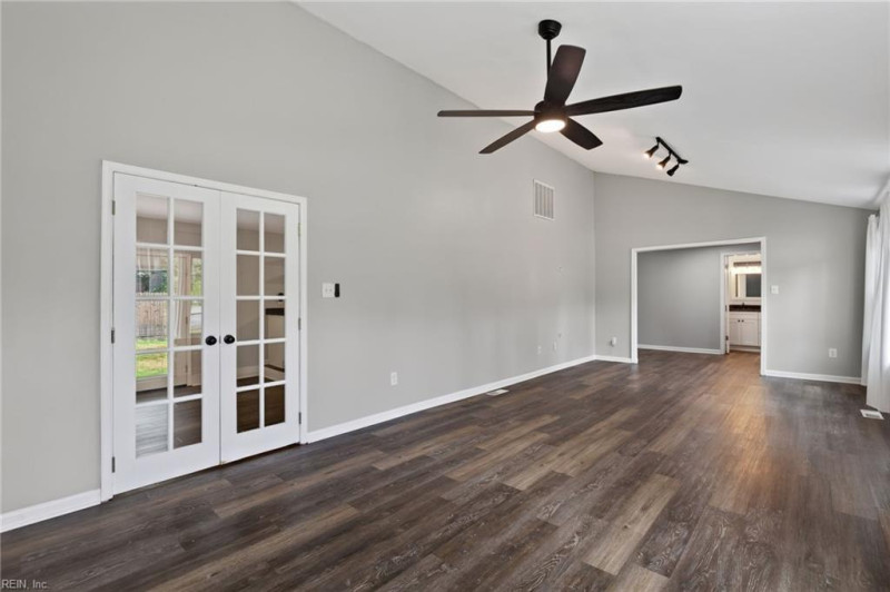 Photo 6 of 34 residential for sale in Norfolk virginia