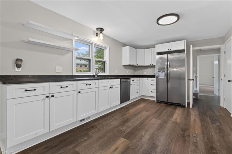 Photo 9 of 34 residential for sale in Norfolk virginia