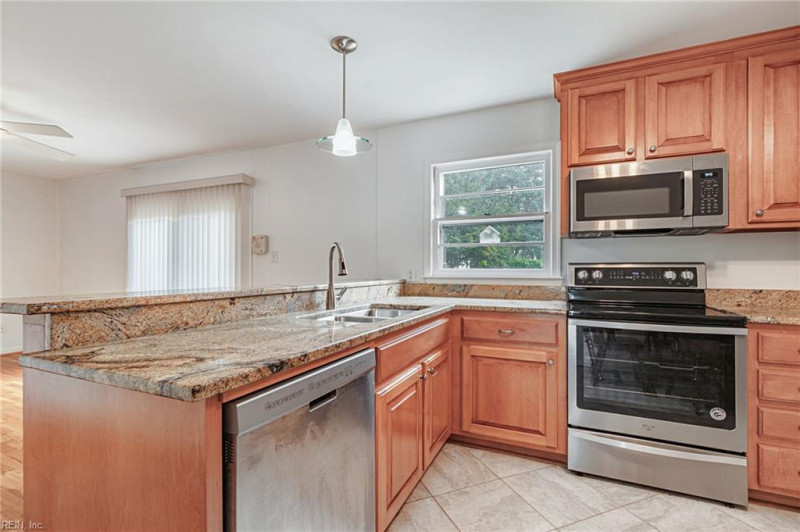 Photo 13 of 39 residential for sale in Newport News virginia