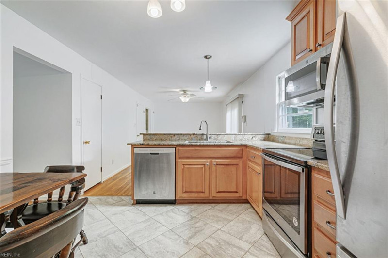 Photo 14 of 39 residential for sale in Newport News virginia