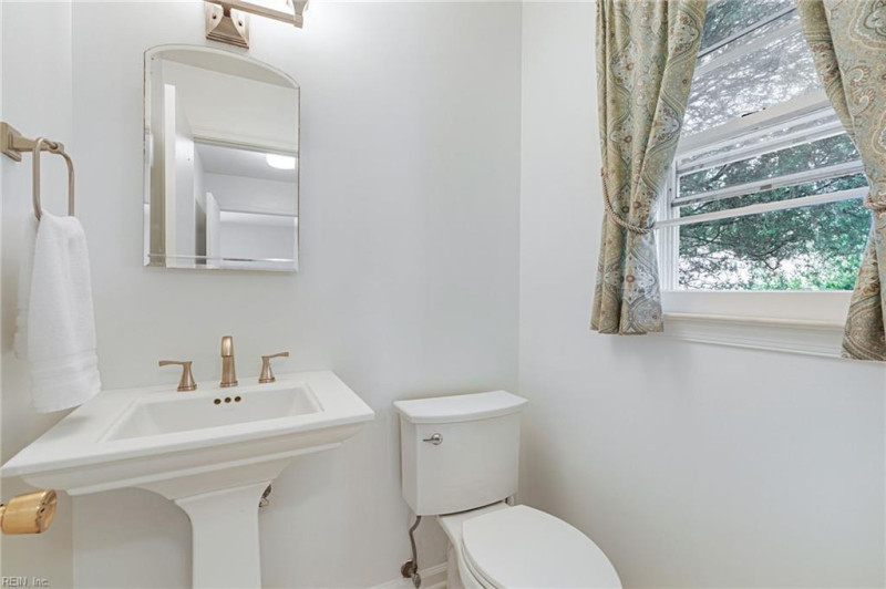 Photo 18 of 39 residential for sale in Newport News virginia