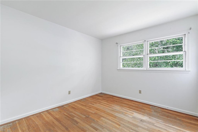 Photo 25 of 39 residential for sale in Newport News virginia