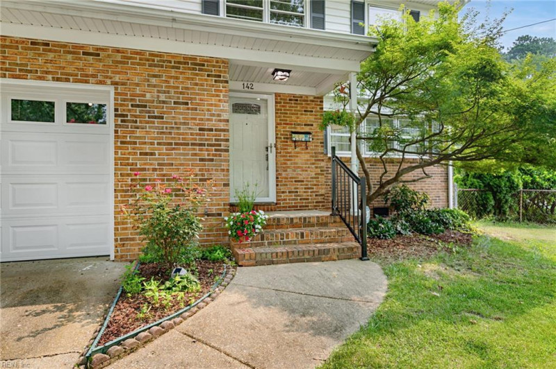 Photo 4 of 39 residential for sale in Newport News virginia