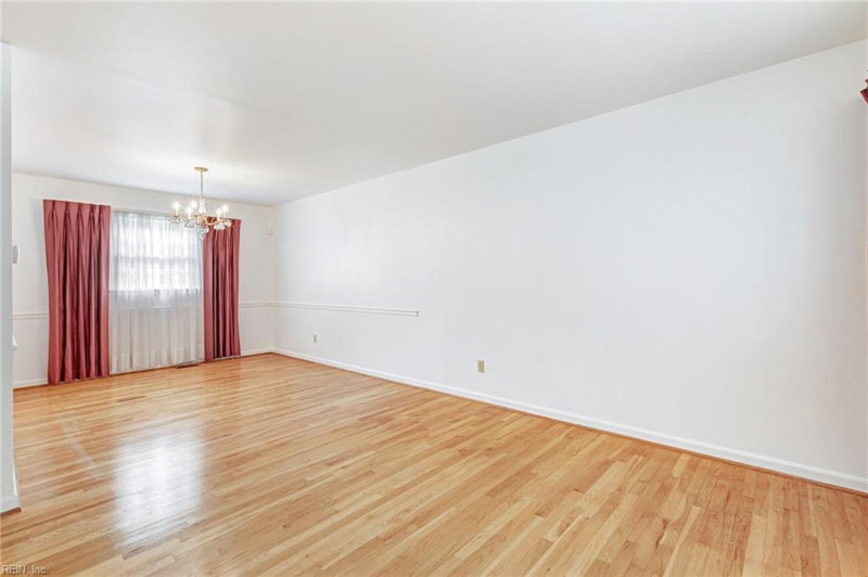 Photo 5 of 39 residential for sale in Newport News virginia