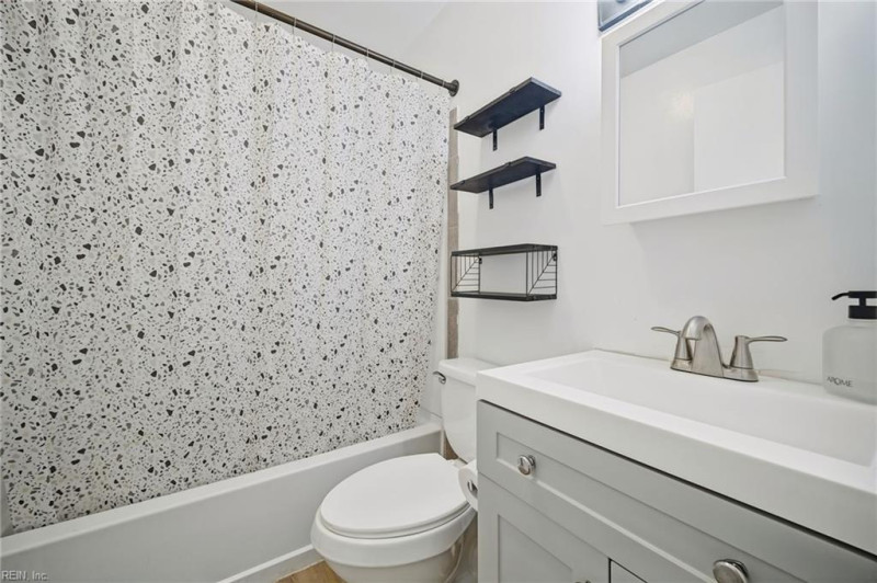 Photo 10 of 17 residential for sale in Norfolk virginia