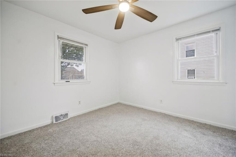 Photo 13 of 17 residential for sale in Norfolk virginia
